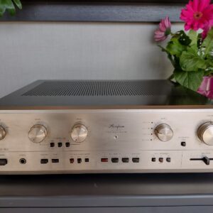 accuphase E-203